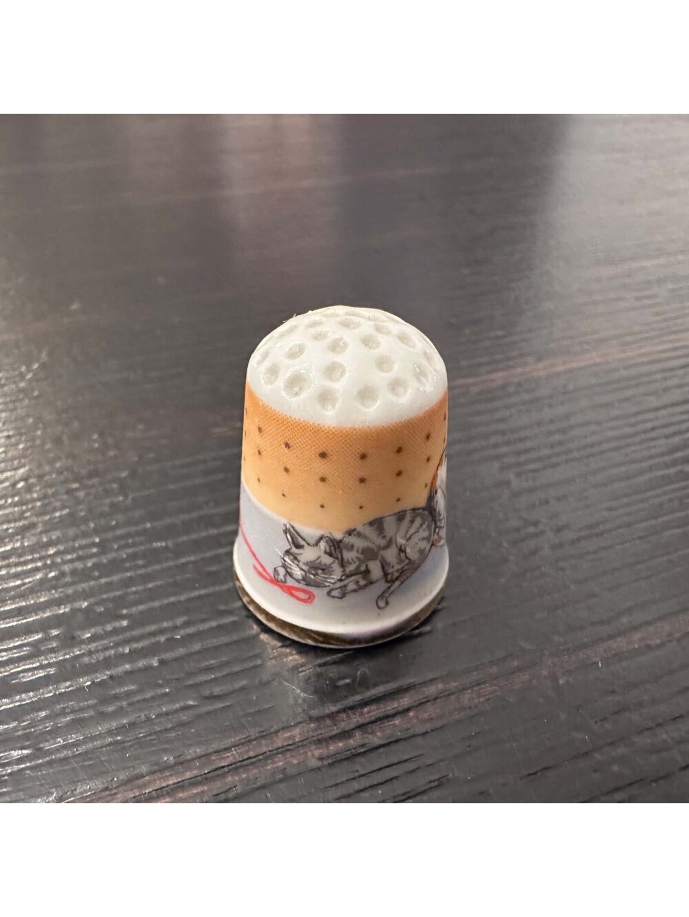 Vintage Cat & Yarn Sewing Porcelain Thimble Kitten Knitting Theme EUC